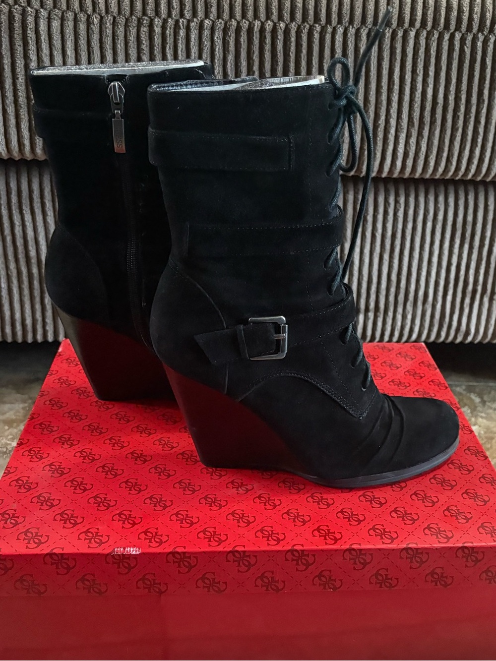 Guess GWMERRINESS- Black Women's Suede Ankle Boots -size 7